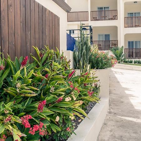 Family Complex Beside Beach W/Pool Montego Bay #1 Exterior foto