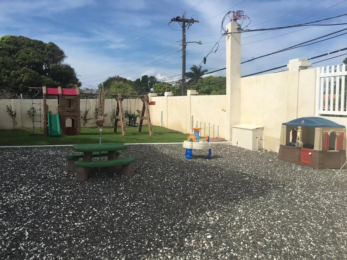 Family Complex Beside Beach W/Pool Montego Bay #1 Exterior foto