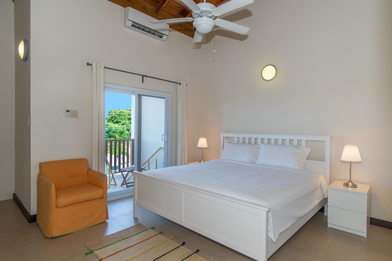 Family Complex Beside Beach W/Pool Montego Bay #1 Exterior foto